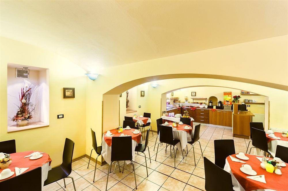Central Hotel Tiepolo Прага Экстерьер фото