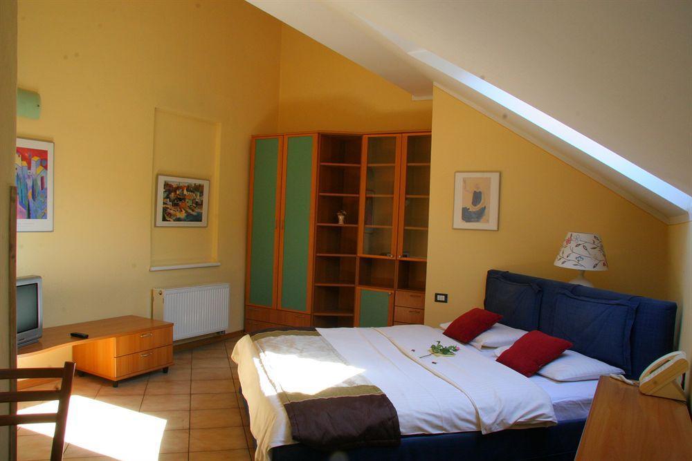 Central Hotel Tiepolo Прага Экстерьер фото