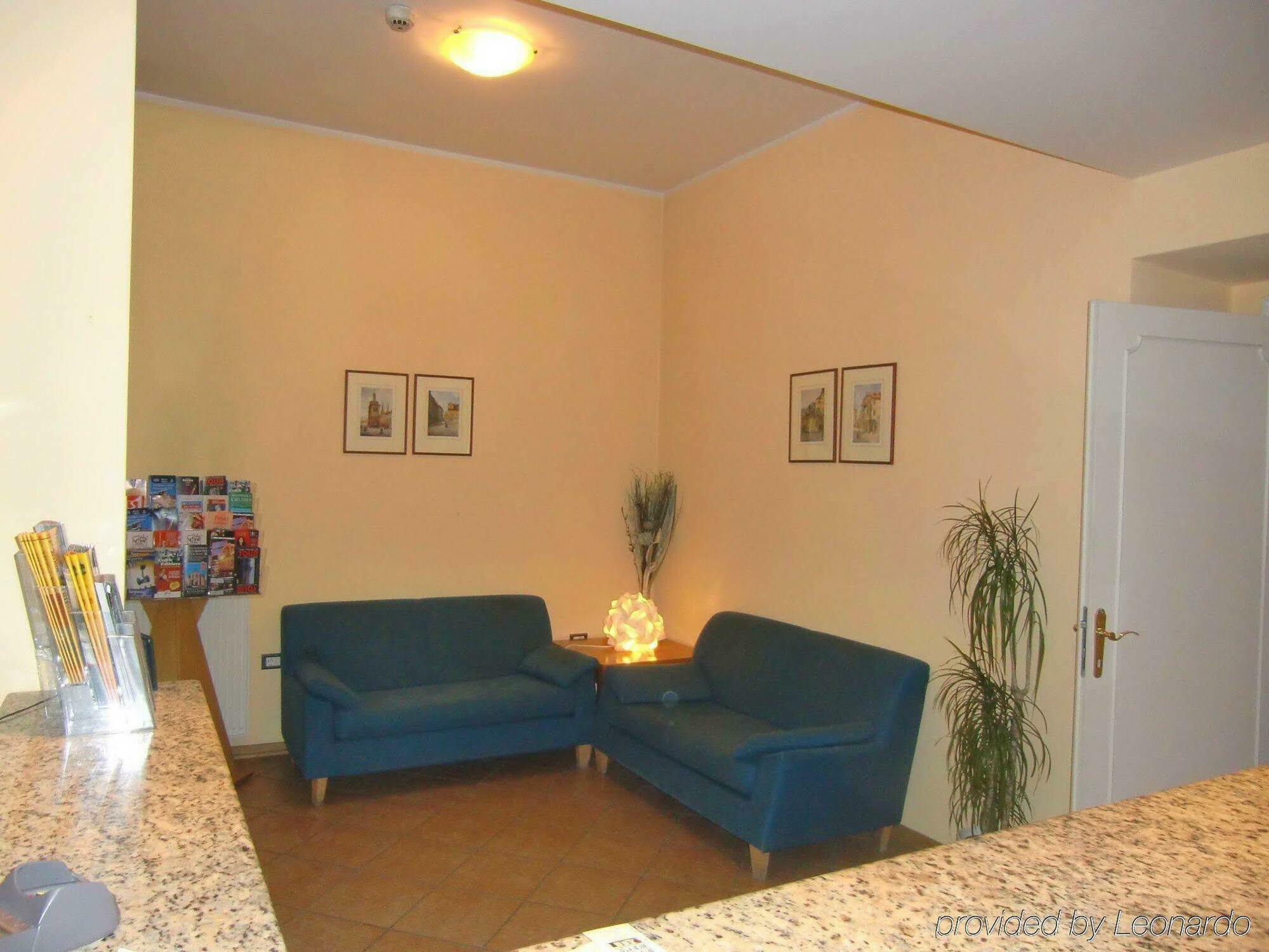 Central Hotel Tiepolo Прага Интерьер фото